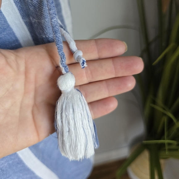 Free People, Obi Posey Smocked Chambray Blue Striped Tassel Top Size Medium - Picture 7 of 11